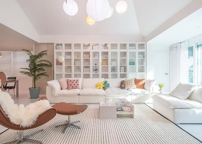 Hongdae#hapjeong Station 7 Minutes #room7 #imagined Mansion #spacious Living Room#large Room#exclusive Use#designer * Seul