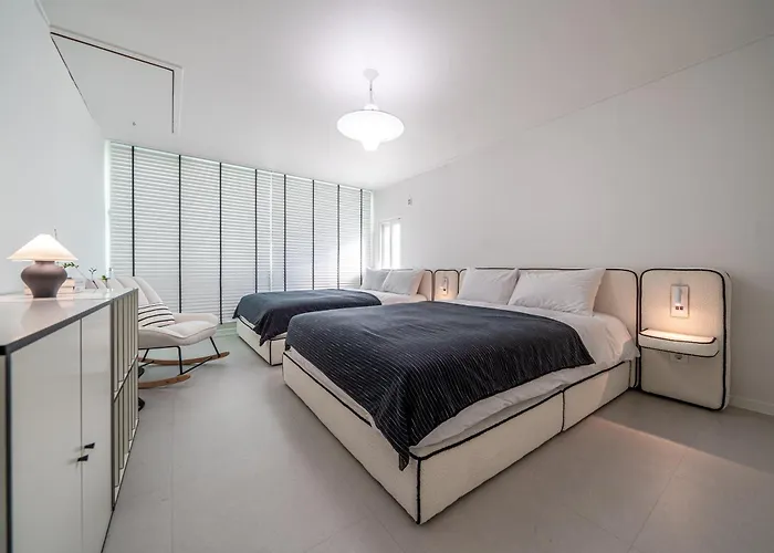 Hongdae#hapjeong Station 7 Minutes #room7 #imagined Mansion #spacious Living Room#large Room#exclusive Use#designer Villa *