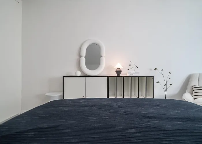 Villa Hongdae#hapjeong Station 7 Minutes #room7 #imagined Mansion #spacious Living Room#large Room#exclusive Use#designer Seul