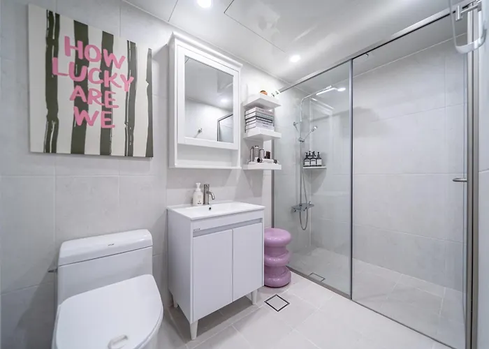Hongdae#hapjeong Station 7 Minutes #room7 #imagined Mansion #spacious Living Room#large Room#exclusive Use#designer Seul